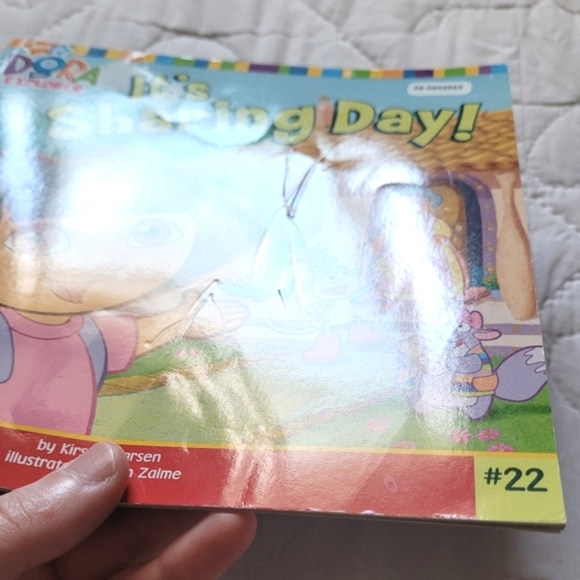 3/$15 🌸 Dora The Explorer #22 It's Sharing Day! - Picture 3 of 7